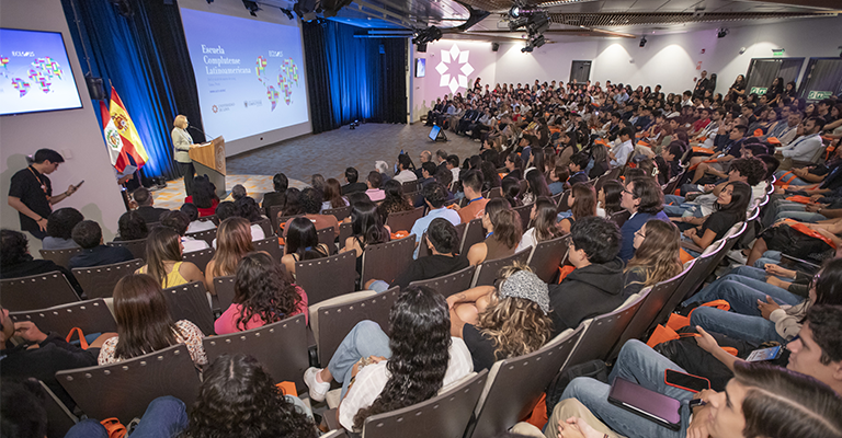 La Escuela Complutense Latinoamericana inaugura una nueva edición en la Universidad de Lima con récord de participación